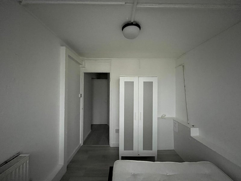 Additional image 2 of Room in a Shared House, London, SW11, N1 7GU