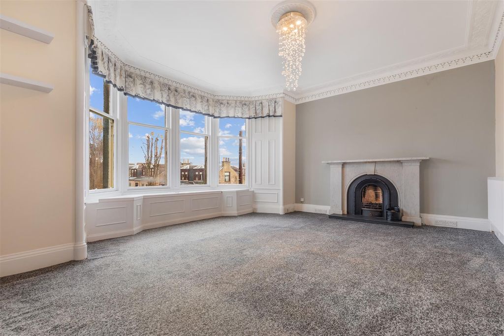 6 bed flat for saleFox Street, Greenock PA16