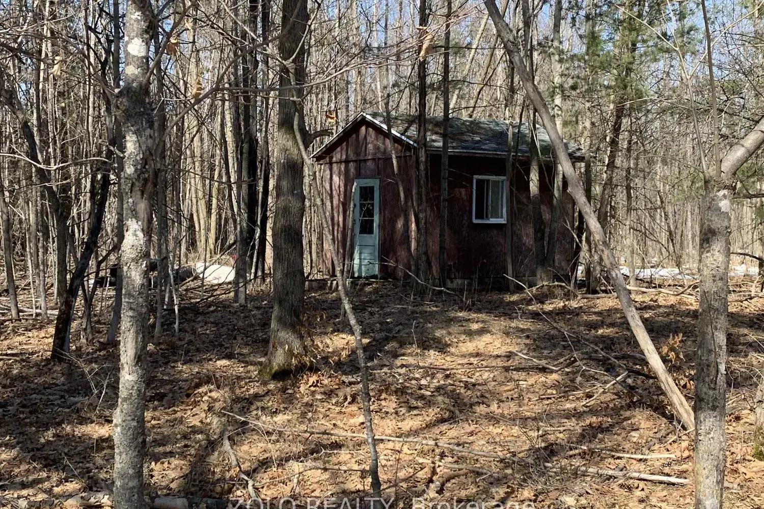 3240 Greenland Road photo 2