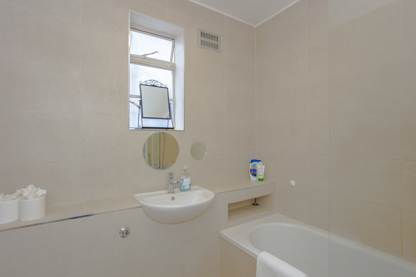 Additional image 5 of 2 Bed Flat, Hatherley Grove, W2, N1 7GU
