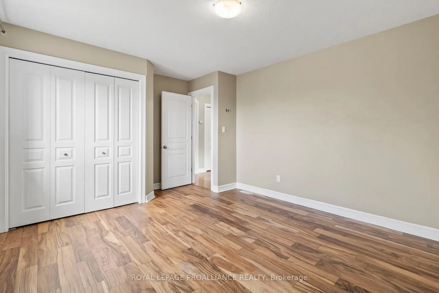 Additional image 15 of 1009 Crestwood Drive