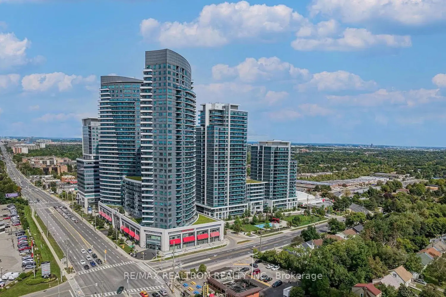 7165 Yonge Street 1515