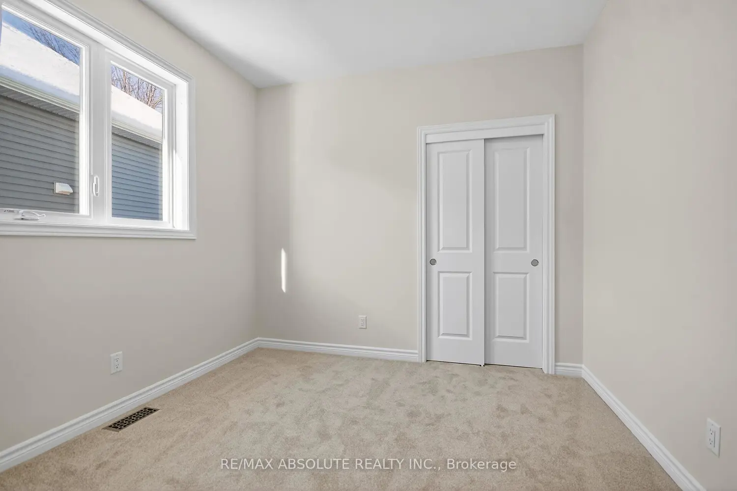 Additional image 4 of 654 Fisher Street