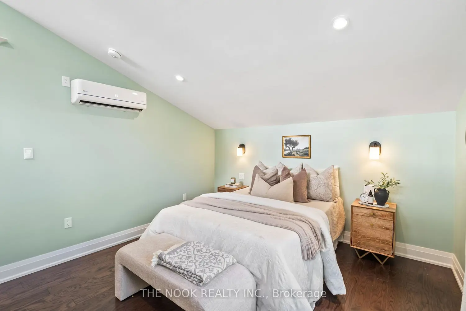 Additional image 10 of 55 Honey's Beach Road