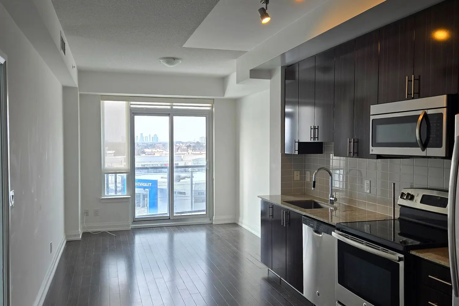 Additional image 2 of 7161 Yonge Street 420