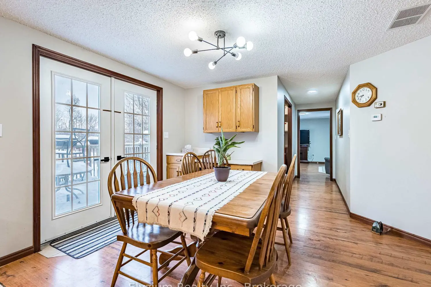 11289 Guelph Line photo 4