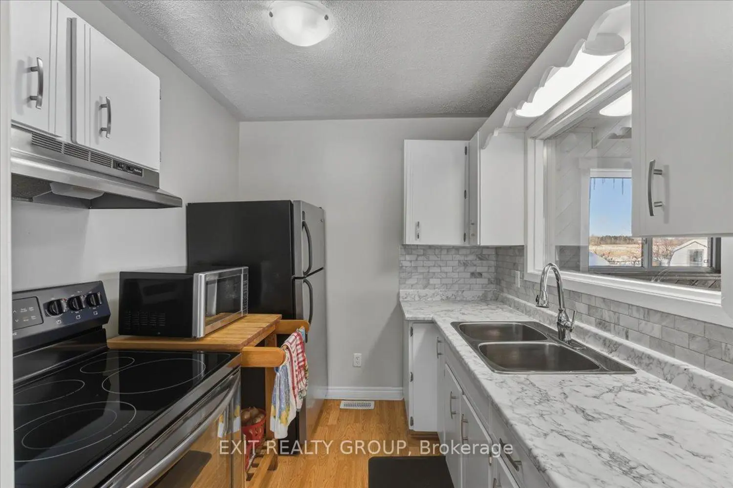 Additional image 7 of 33 Willow Point Road