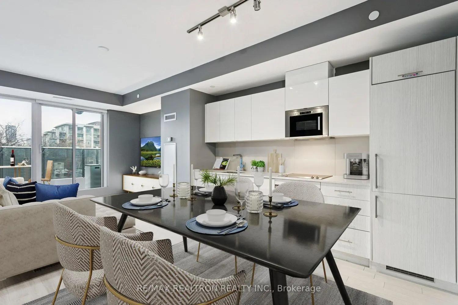 Additional image 11 of 330 Richmond Street 307