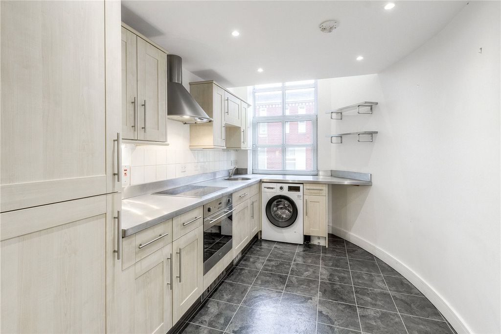 Additional image 4 of 2 bed flat for saleTalbot Road, Northampton, Northamptonshire NN1