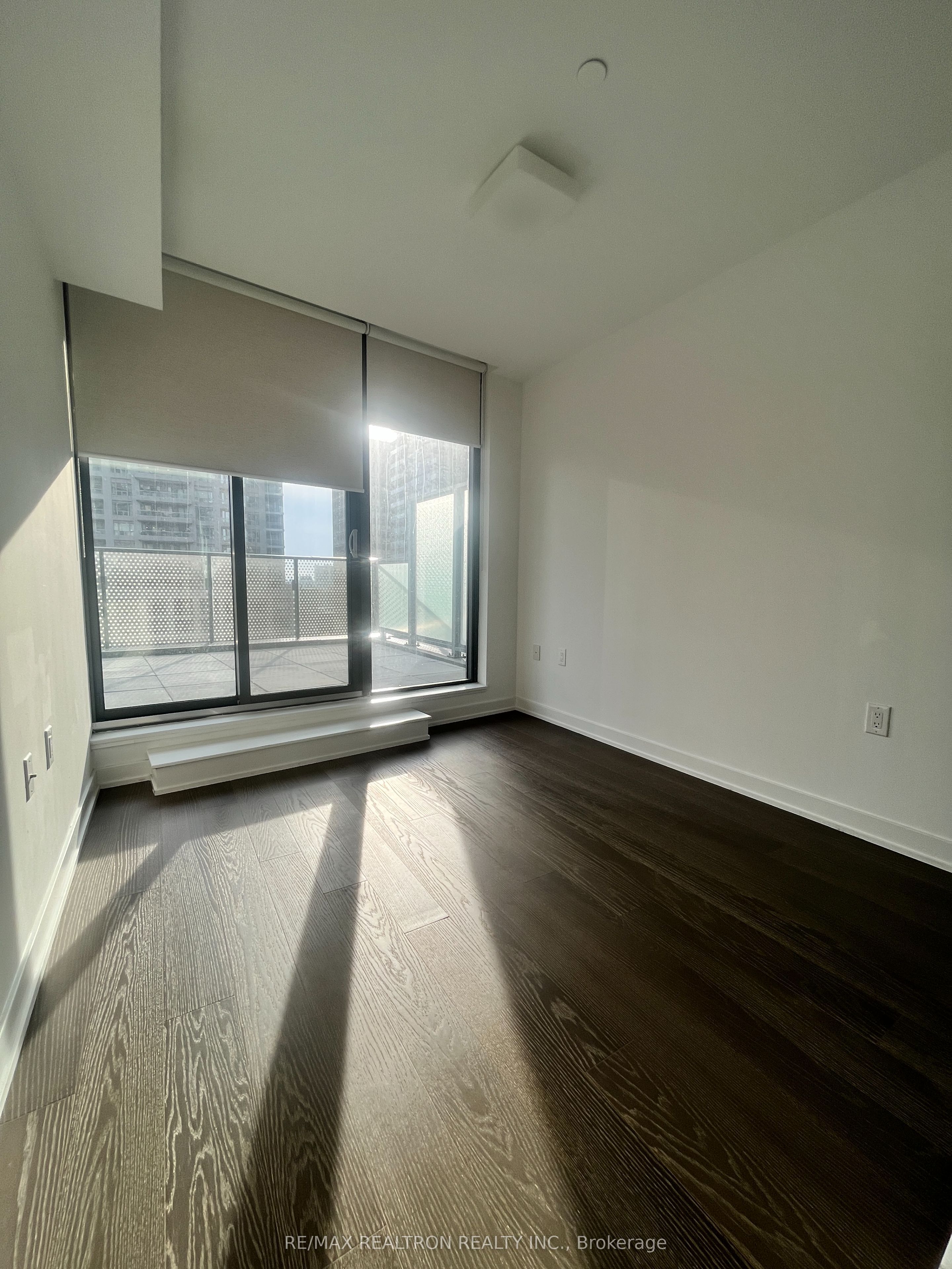 Additional image 4 of 709-11 Wellesley Street W, Toronto, ON, M4Y 0G4