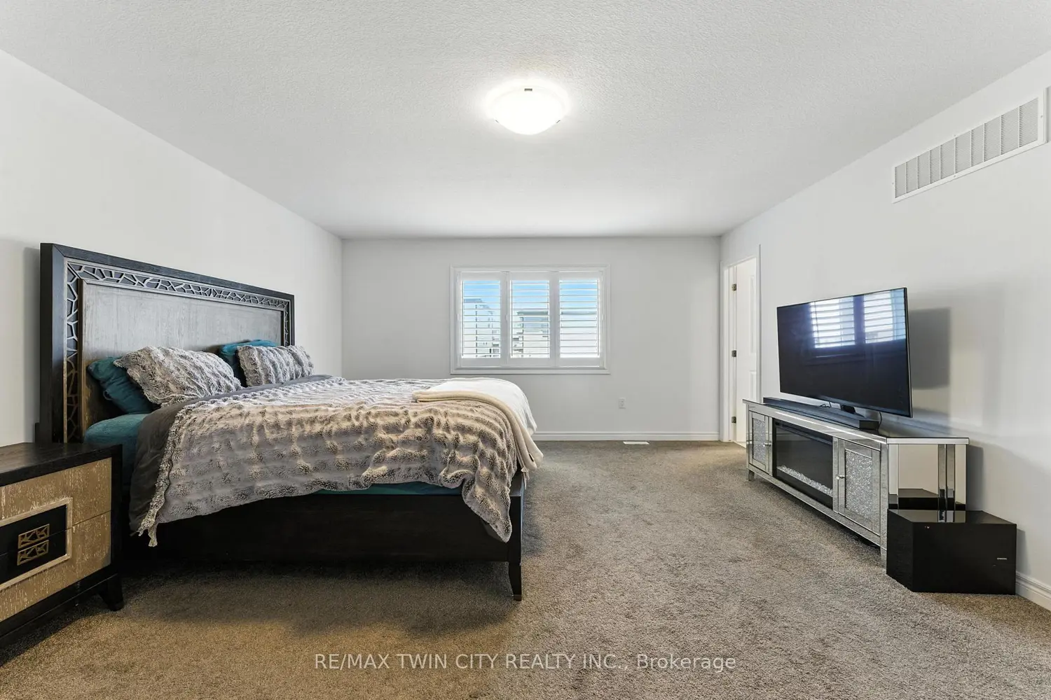 Additional image 11 of 38 Lydia Lane