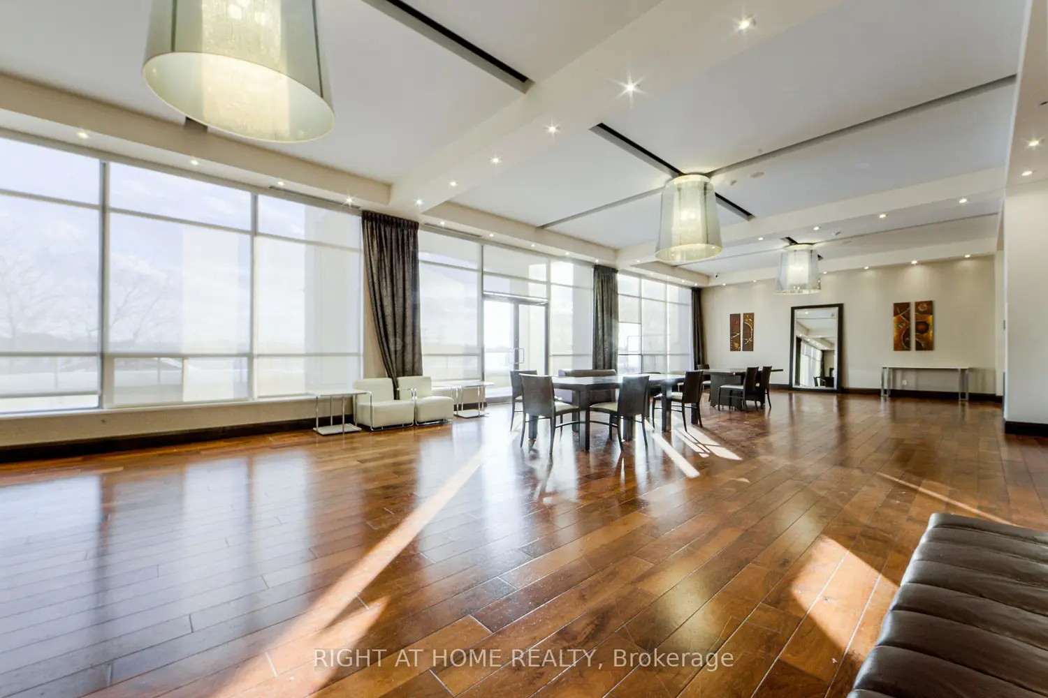 Additional image 18 of 37 Galleria Parkway Uph2