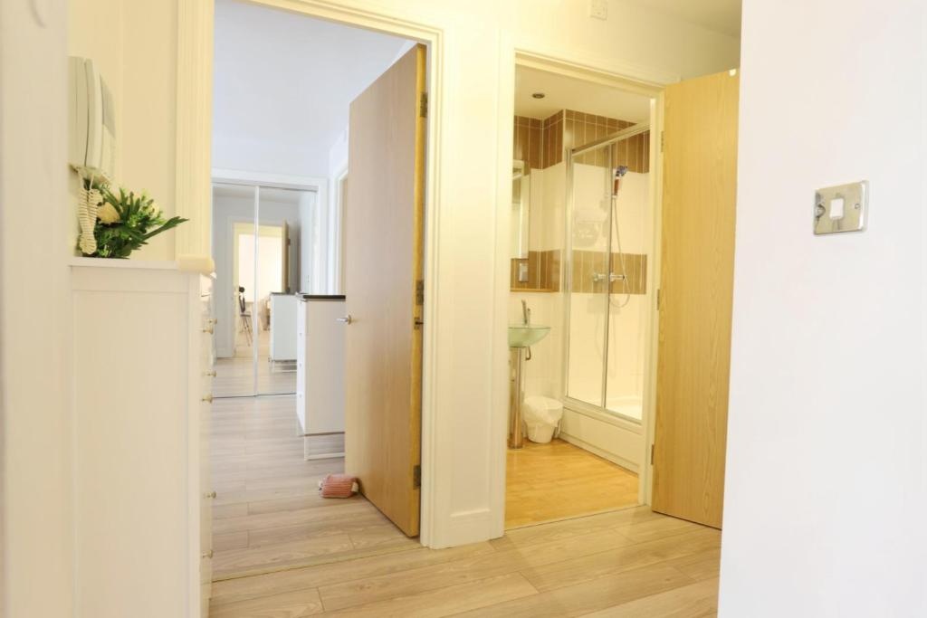 Additional image 7 of 2 Bed Flat, Upper Marshall Street, B1, N1 7GU