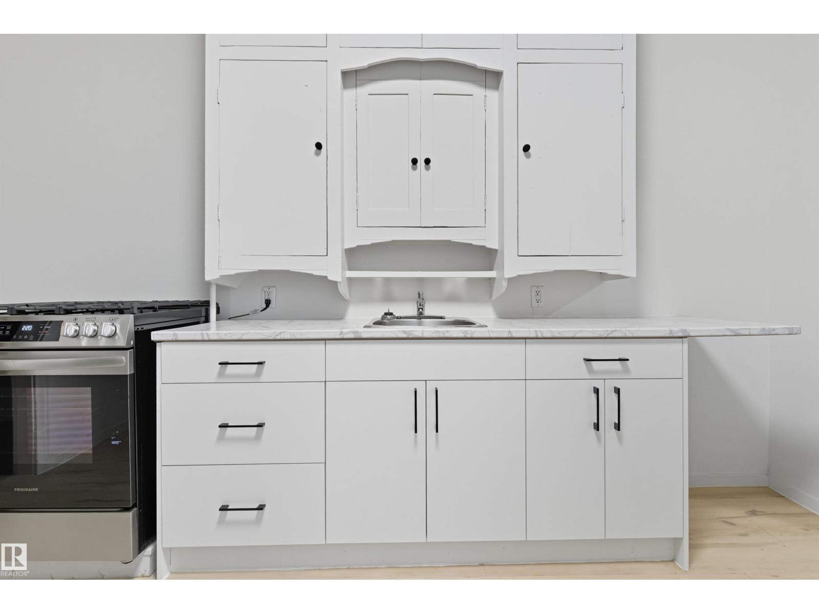 Additional image 4 of 9513 103 Avenue NW, Edmonton, AB, T5H0G8