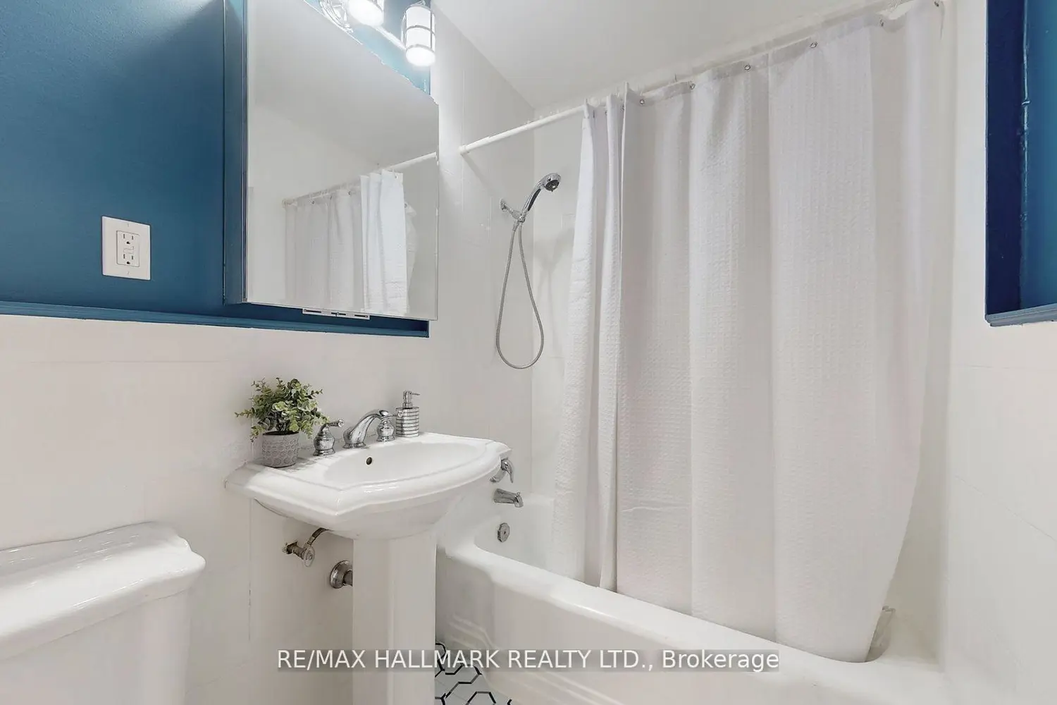 Additional image 12 of 660 Eglinton Avenue 508