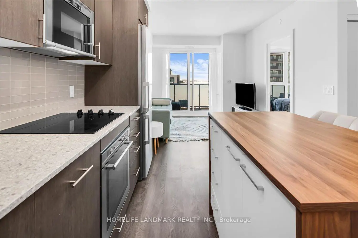 Additional image 2 of 2550 Simcoe Street 2011