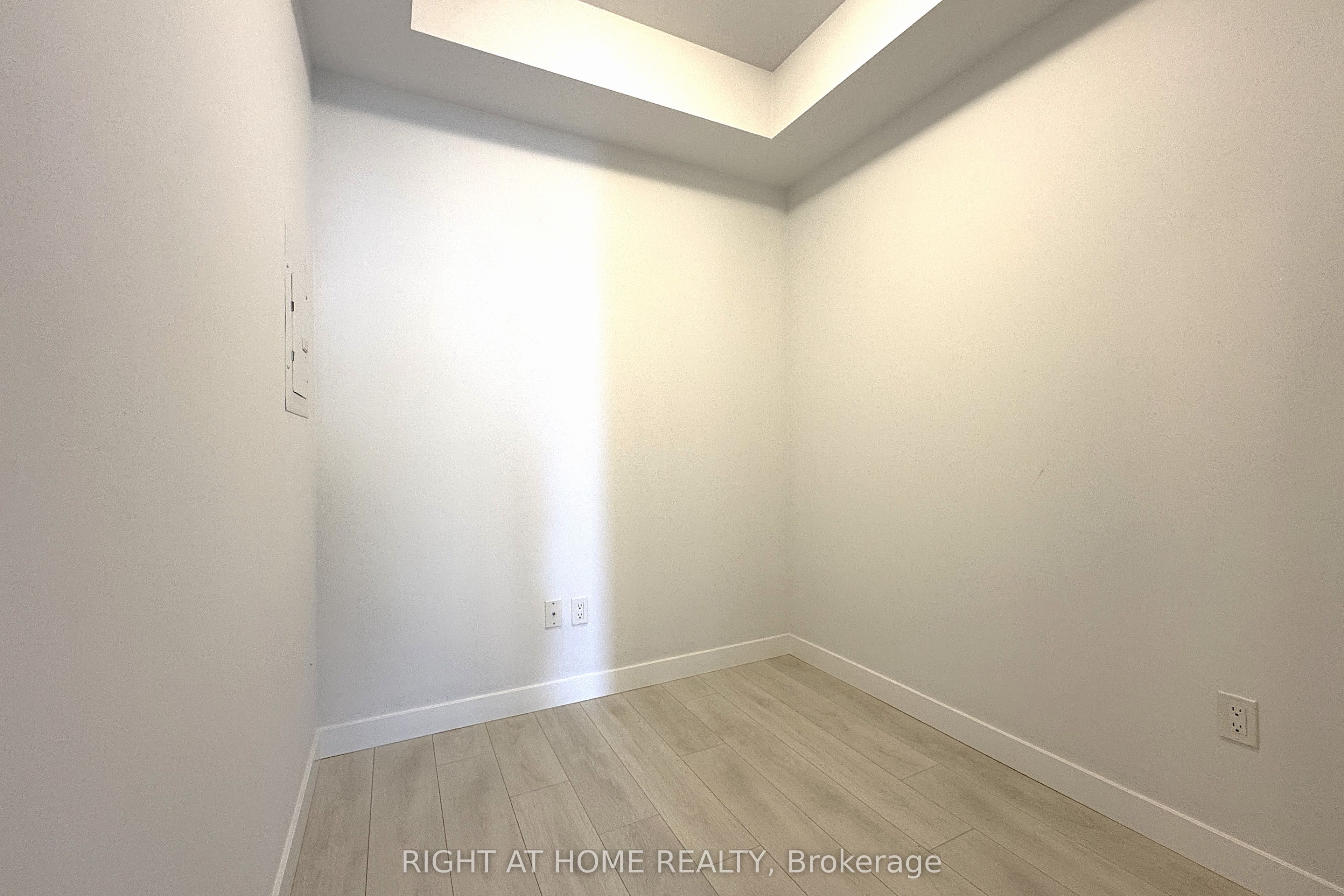 Additional image 6 of 901-8 Eglinton Avenue E, Toronto, ON, M4P 0C1