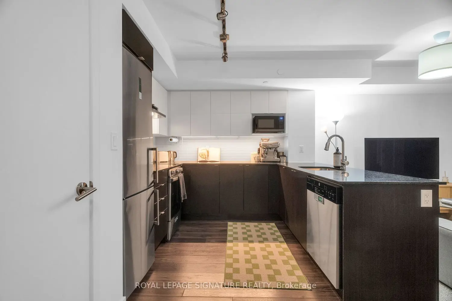 Additional image 6 of 106 Varna Drive 8