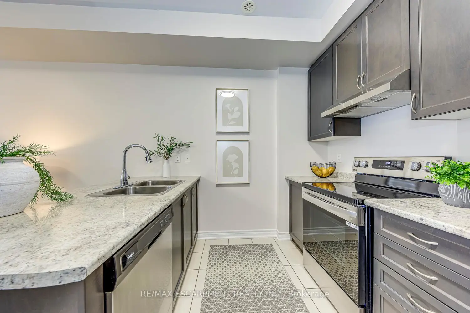 Additional image 10 of 2435 Greenwich Drive 74