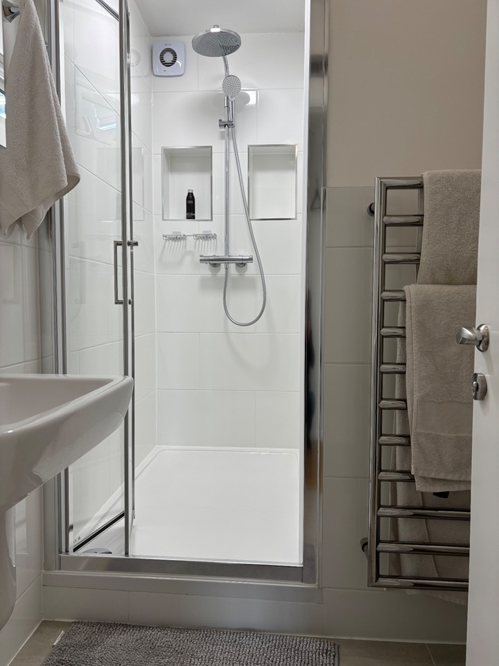 Additional image 4 of Studio Flat, Earls Court Road, W8, N1 7GU