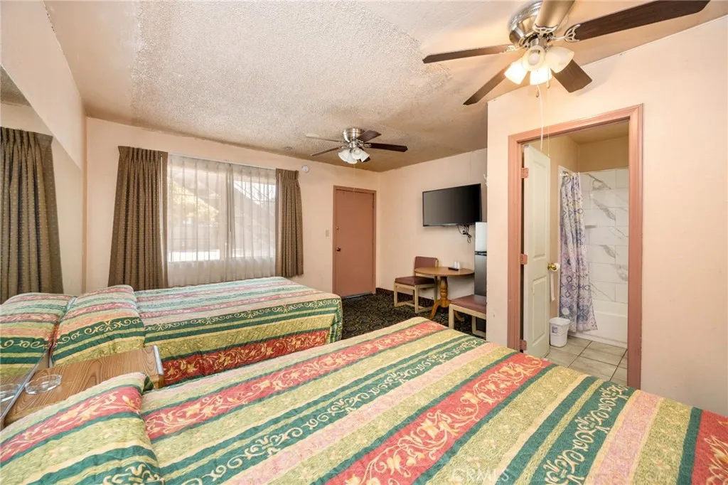 Additional image 95 of 451 E Vernon Ave, Los Angeles, CA 90011