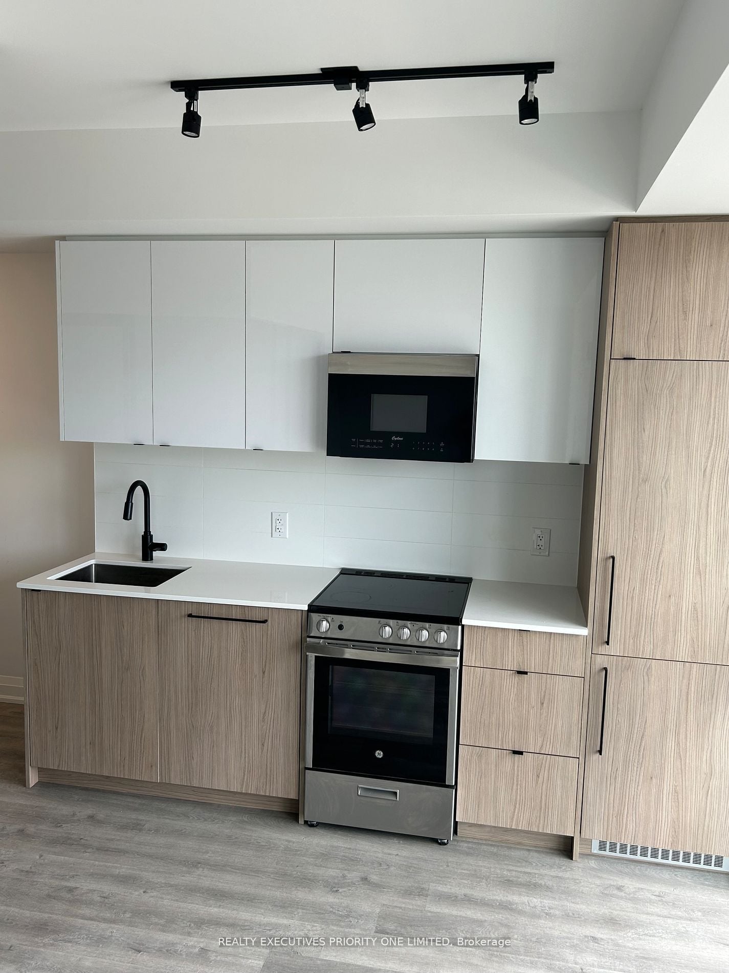 Additional image 6 of 407-2369 Danforth Avenue, Toronto, ON, M4C 0B1