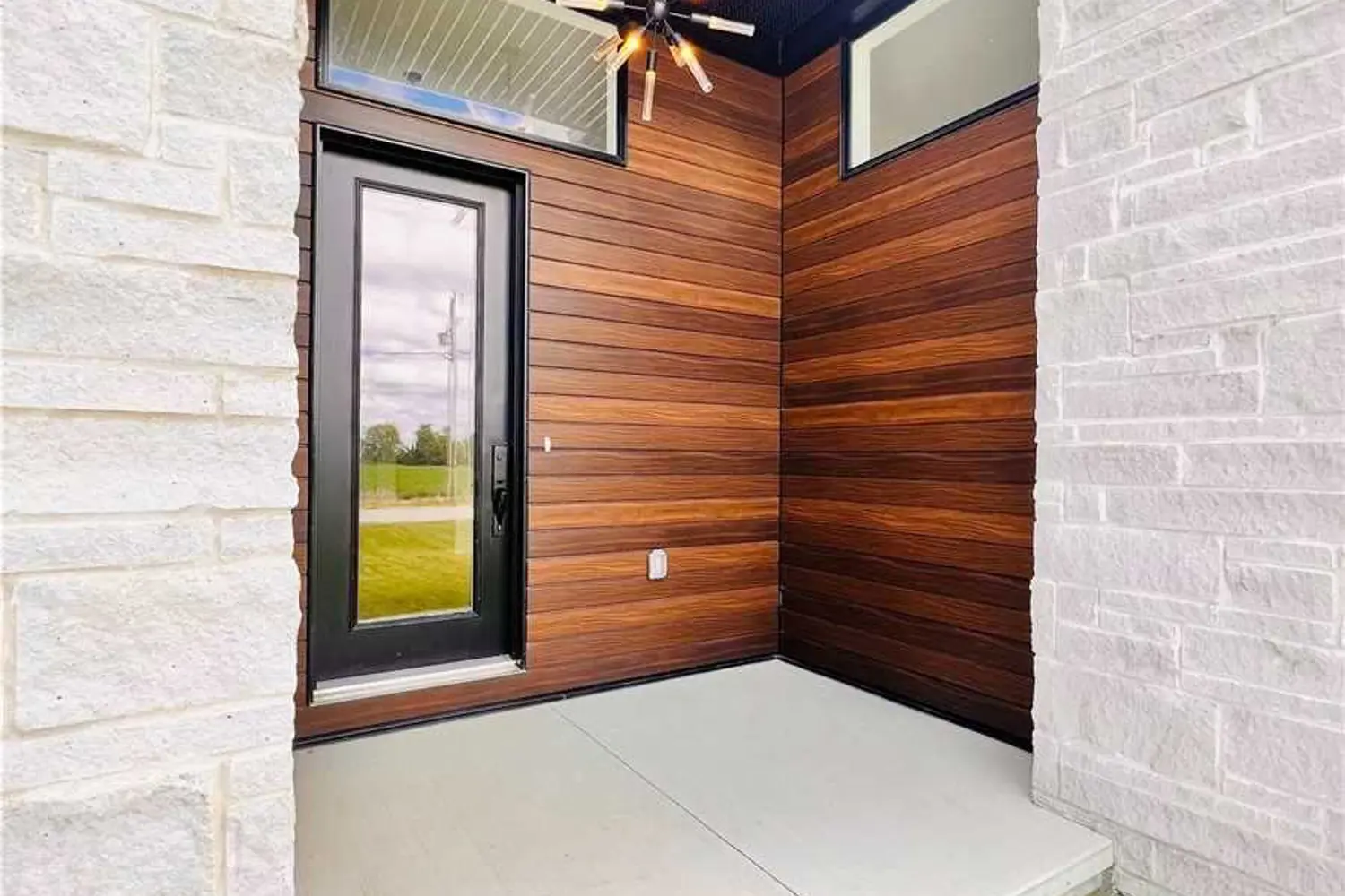 Additional image 2 of 3761 Queen Street