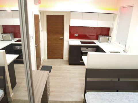 Park Crescent, Rusholme M14, Studio to rent