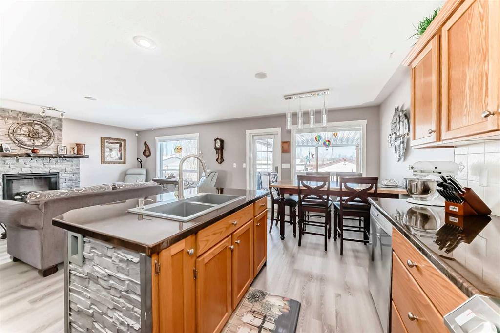 Additional image 6 of 232 Deschner Close, Red Deer, AB, T4R 3C2