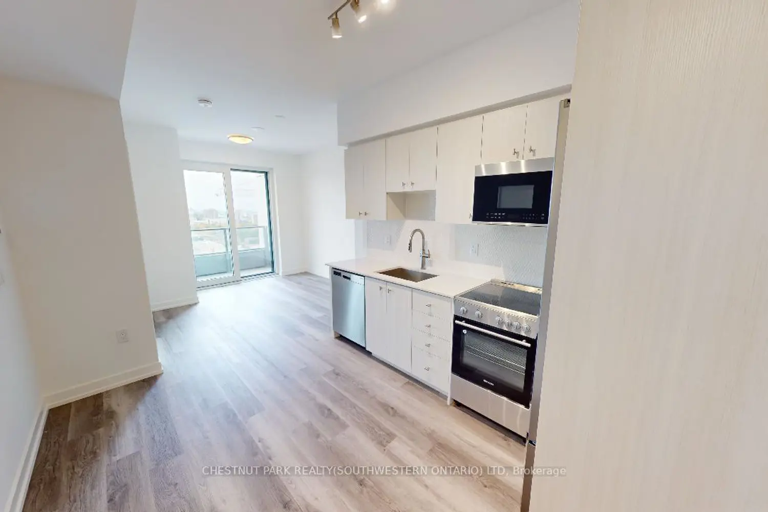 Additional image 4 of 15 Wellington Street 1704