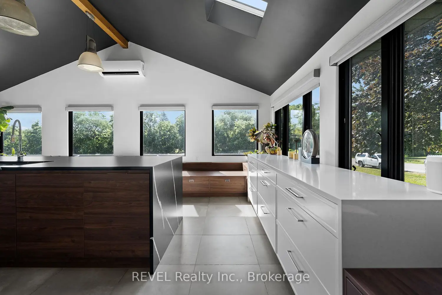 Additional image 4 of 3543 King Street