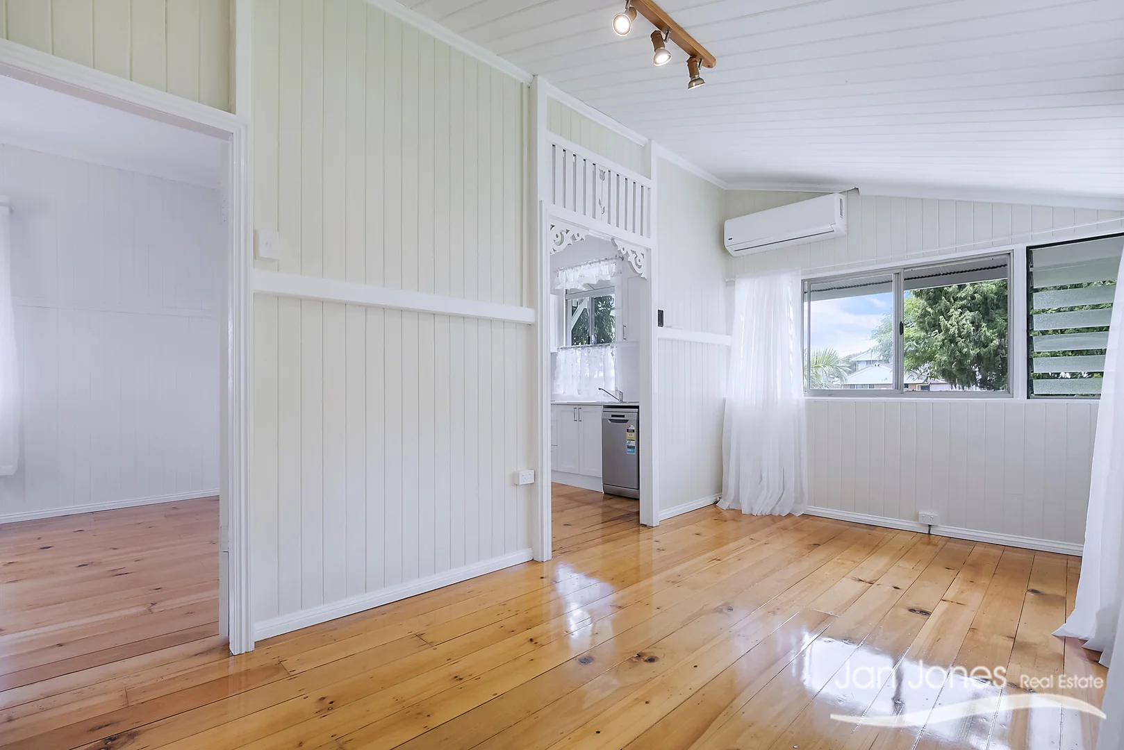 Additional image 5 of 10 Landsborough Avenue, Scarborough QLD 4020