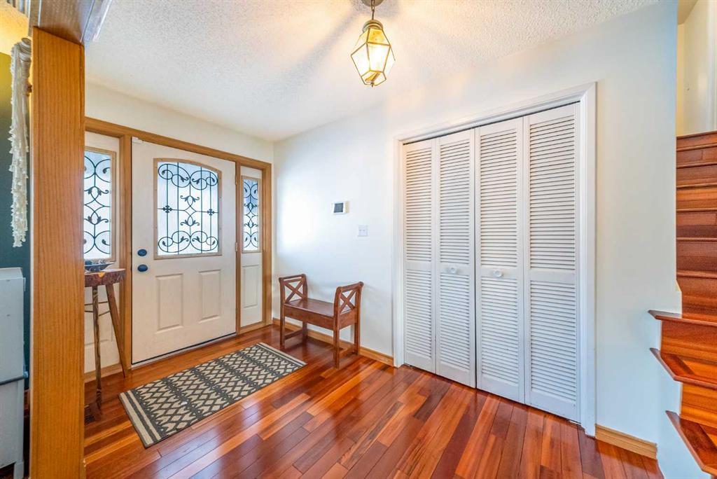 Additional image 6 of 147 Midvalley Place SE, Calgary, AB, T2X 1K3