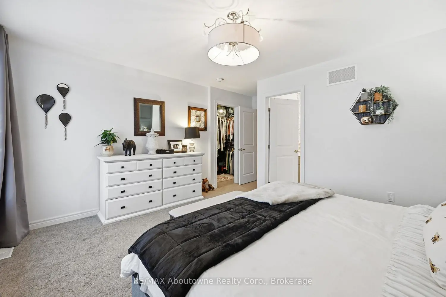 Additional image 11 of 3969 Crown Street