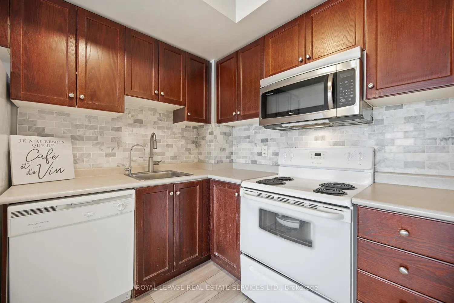 Additional image 5 of 2464 Weston Road 711