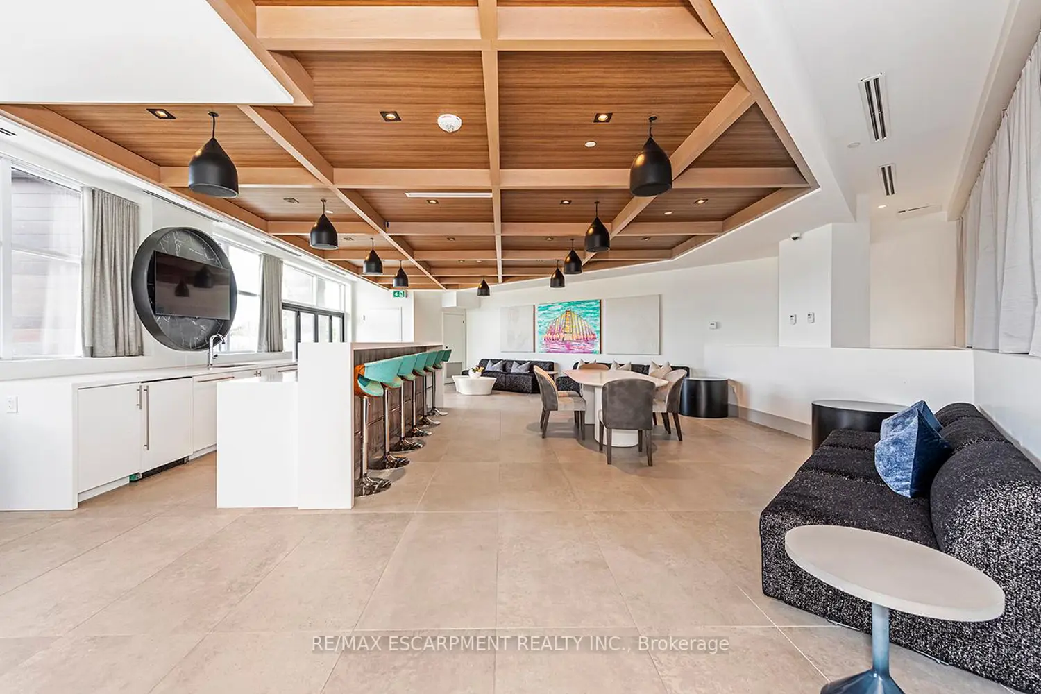 Additional image 16 of 600 North Service Road 606