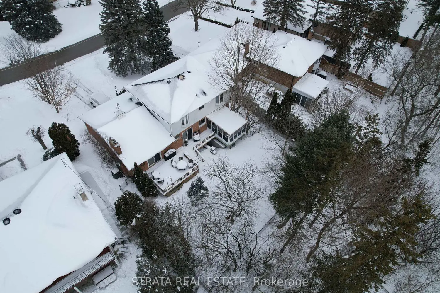 111 Camlaren Crescent photo 5