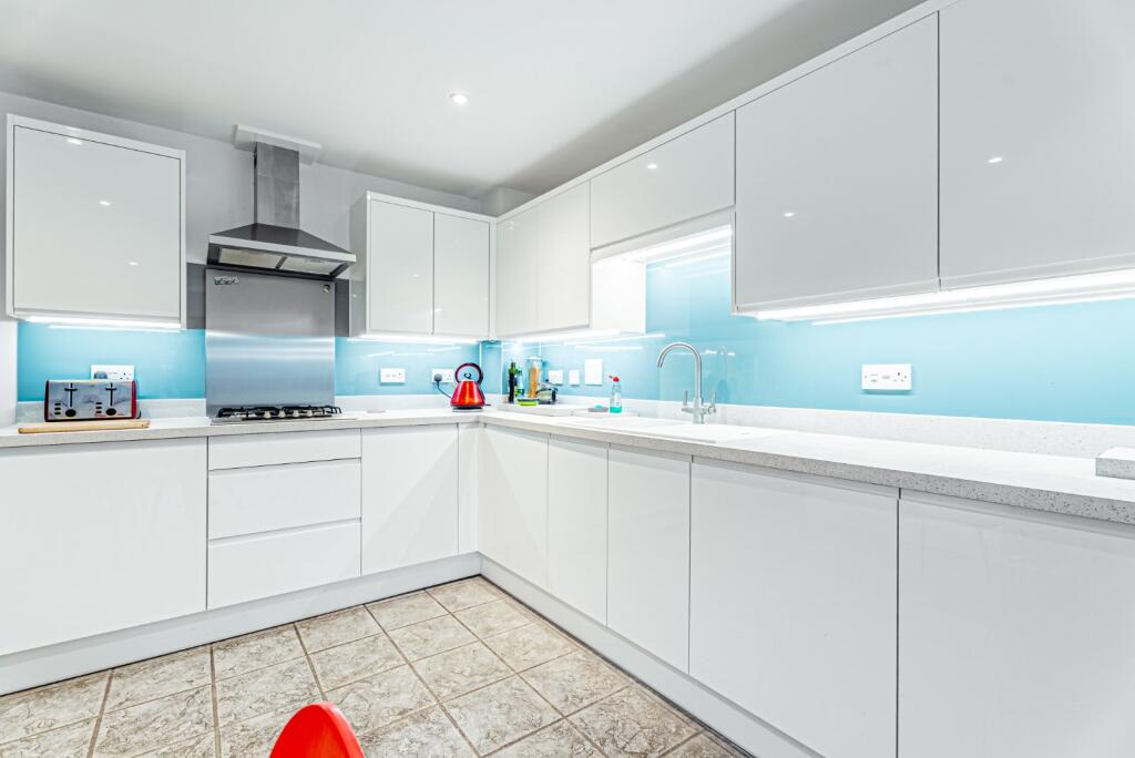 Additional image 7 of Trevelyan Place, St. Stephens Hill, St. Albans, Hertfordshire, AL1