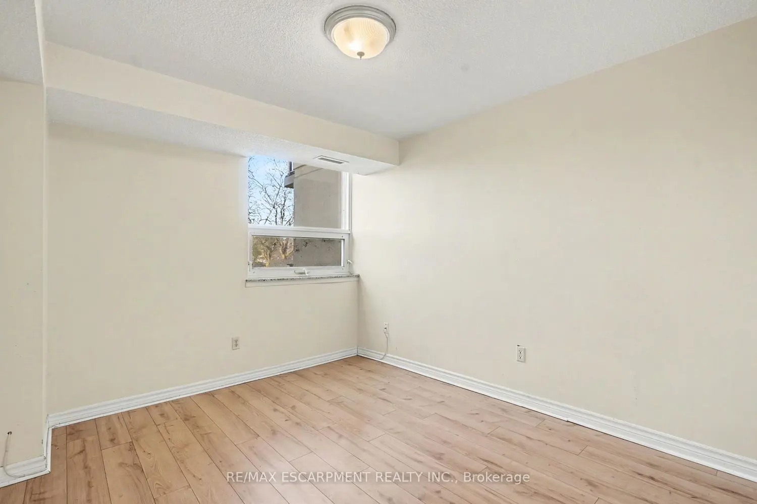 Additional image 6 of 500 Green Road 218