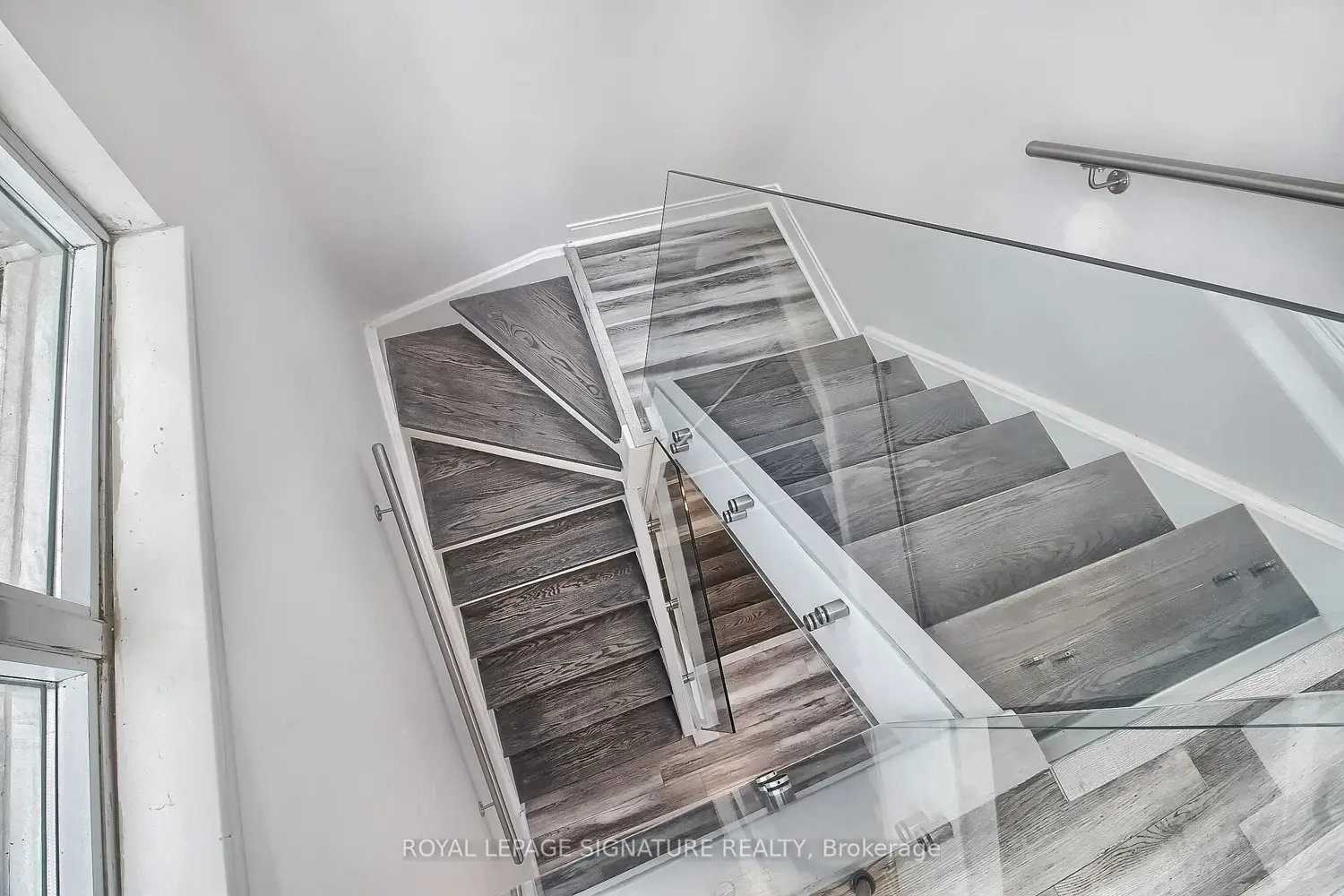 Additional image 16 of 90 Absolute Avenue 104