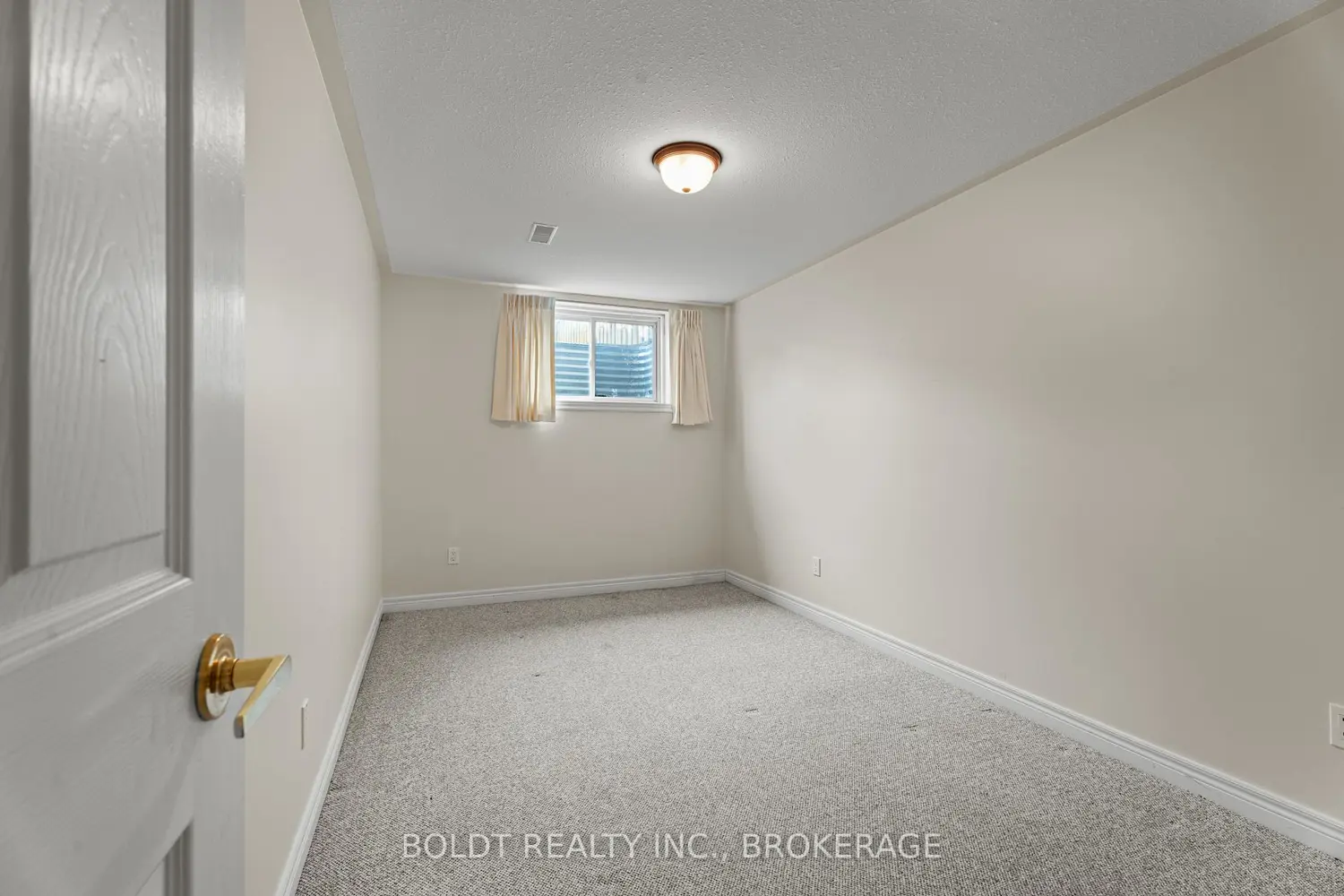 Additional image 12 of 8 Willowlanding Court