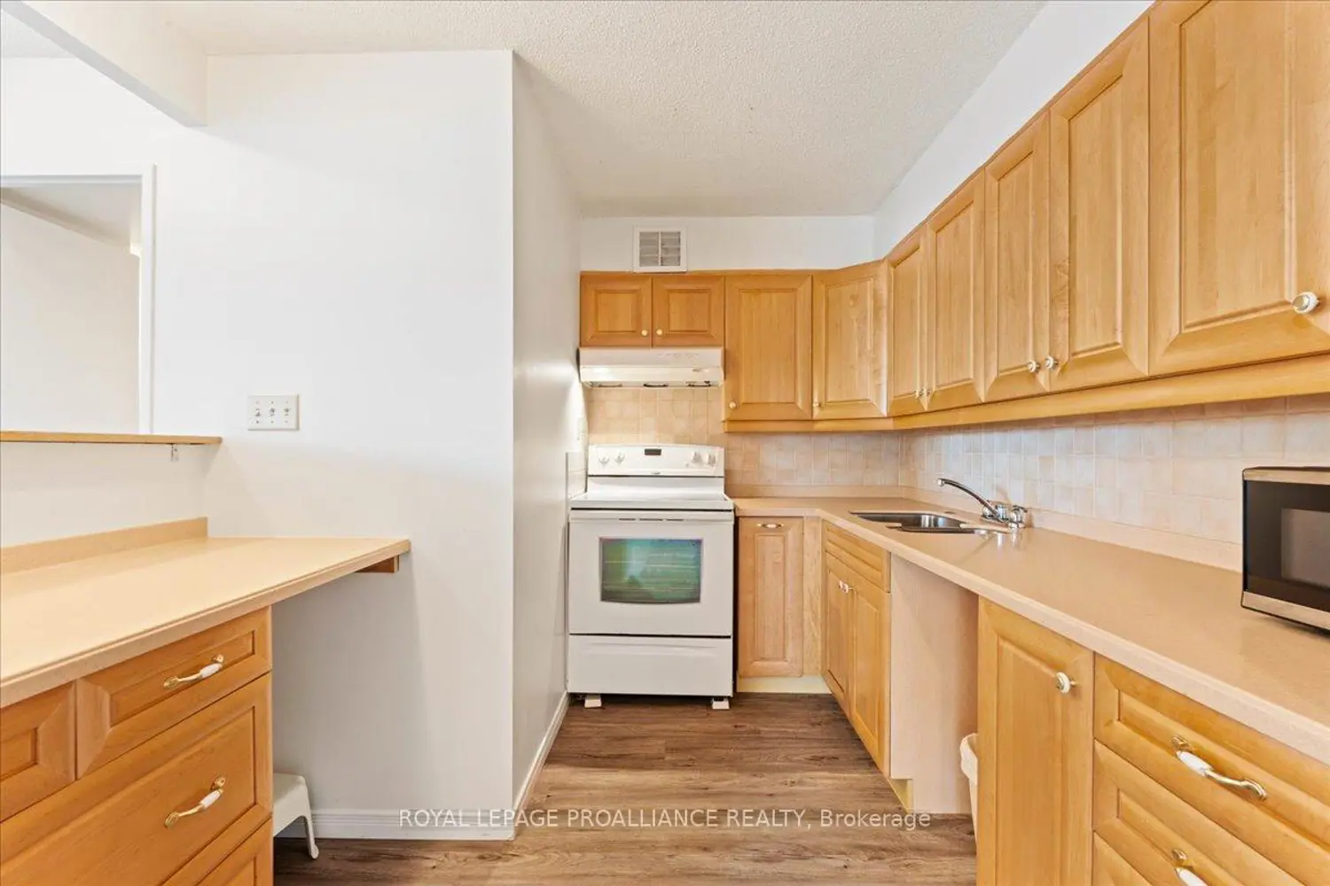 Additional image 8 of 344 Front Street 201