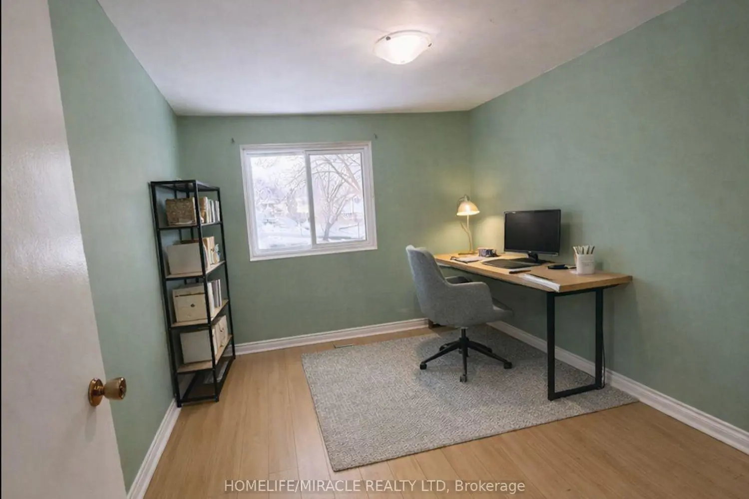 Additional image 11 of 1391 Fenelon Crescent