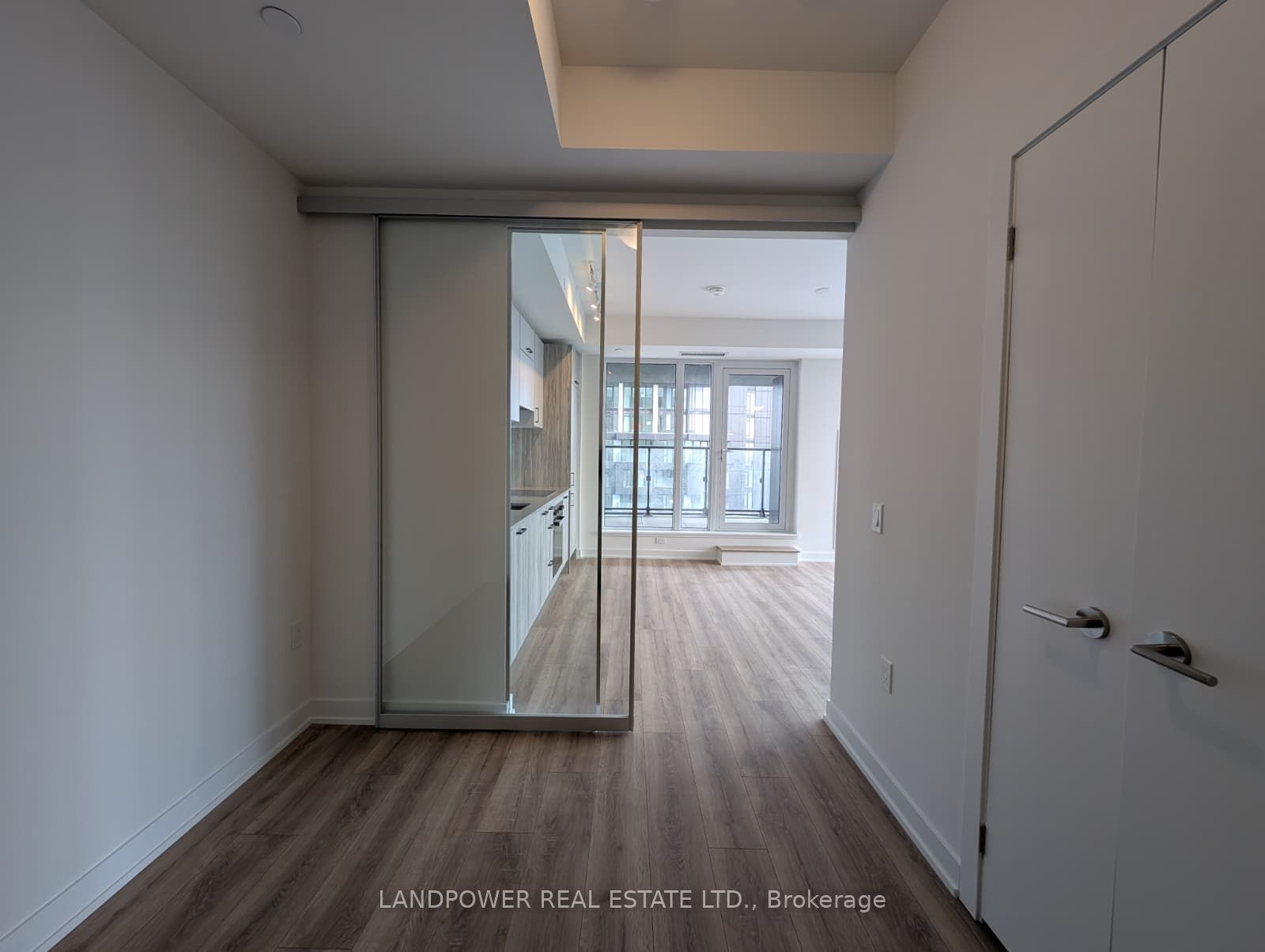Additional image 3 of 2302-1 Quarrington Lane, Toronto, ON, M3C 0S4
