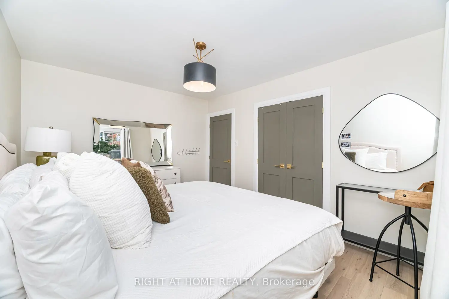 Additional image 15 of 5188 Cherryhill Crescent