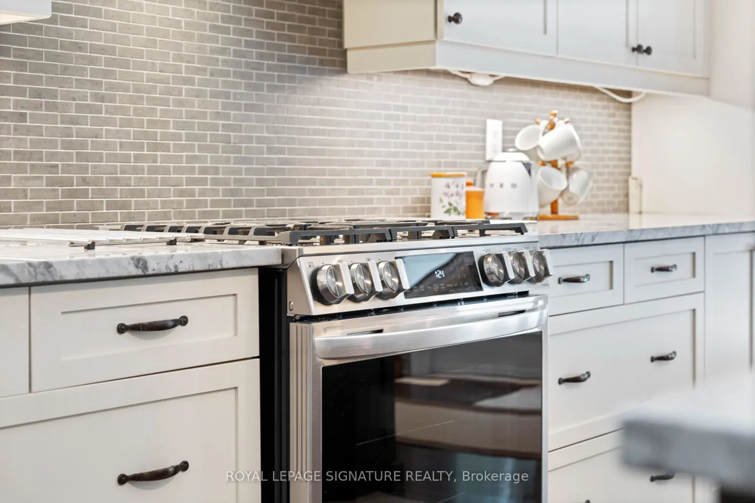 Additional image 11 of 64 Newport Lane