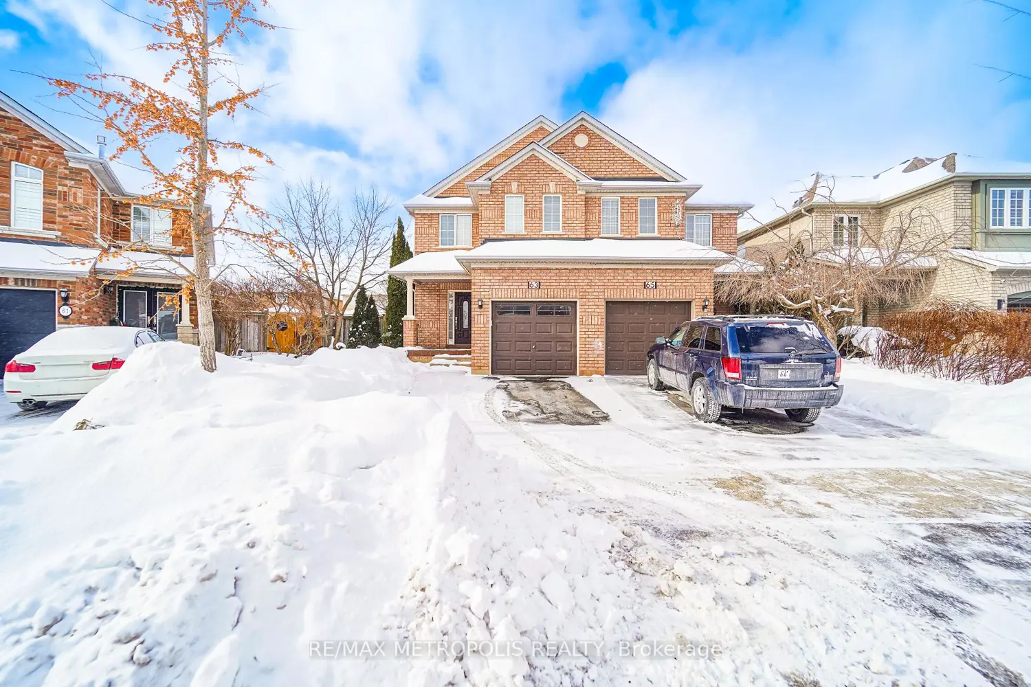 63 Echo Ridge Crescent photo 2