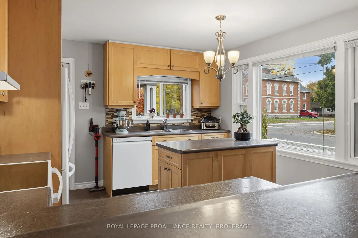 Additional image 14 of 225 East Street