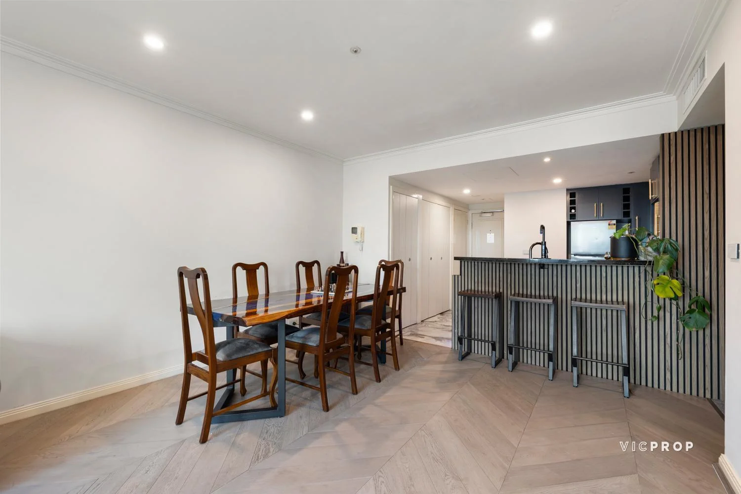 Additional image 4 of 2205/222 Russell Street, Melbourne VIC 3000