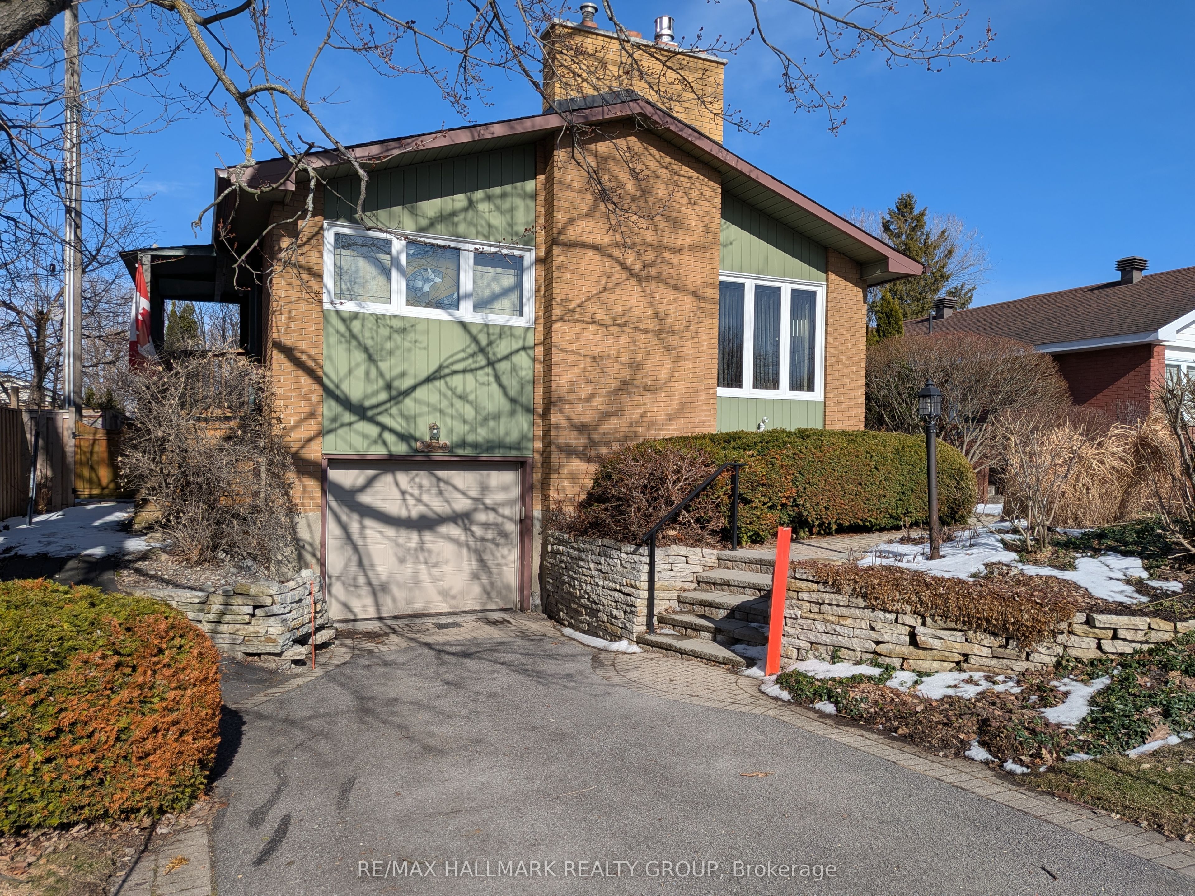 2279 Harding Road, Ottawa, ON, K1G 3B6